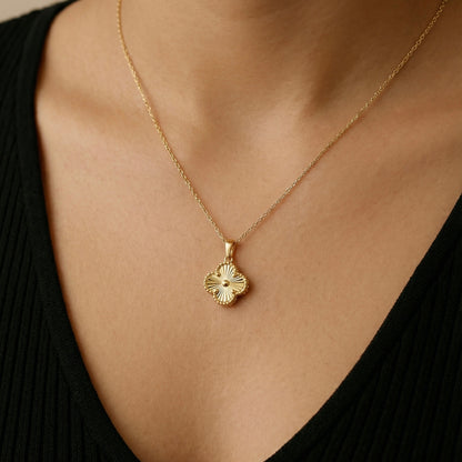 Dije Trébol mediano oro 14k