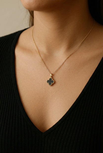 Dije Trébol negro chico Oro 14K