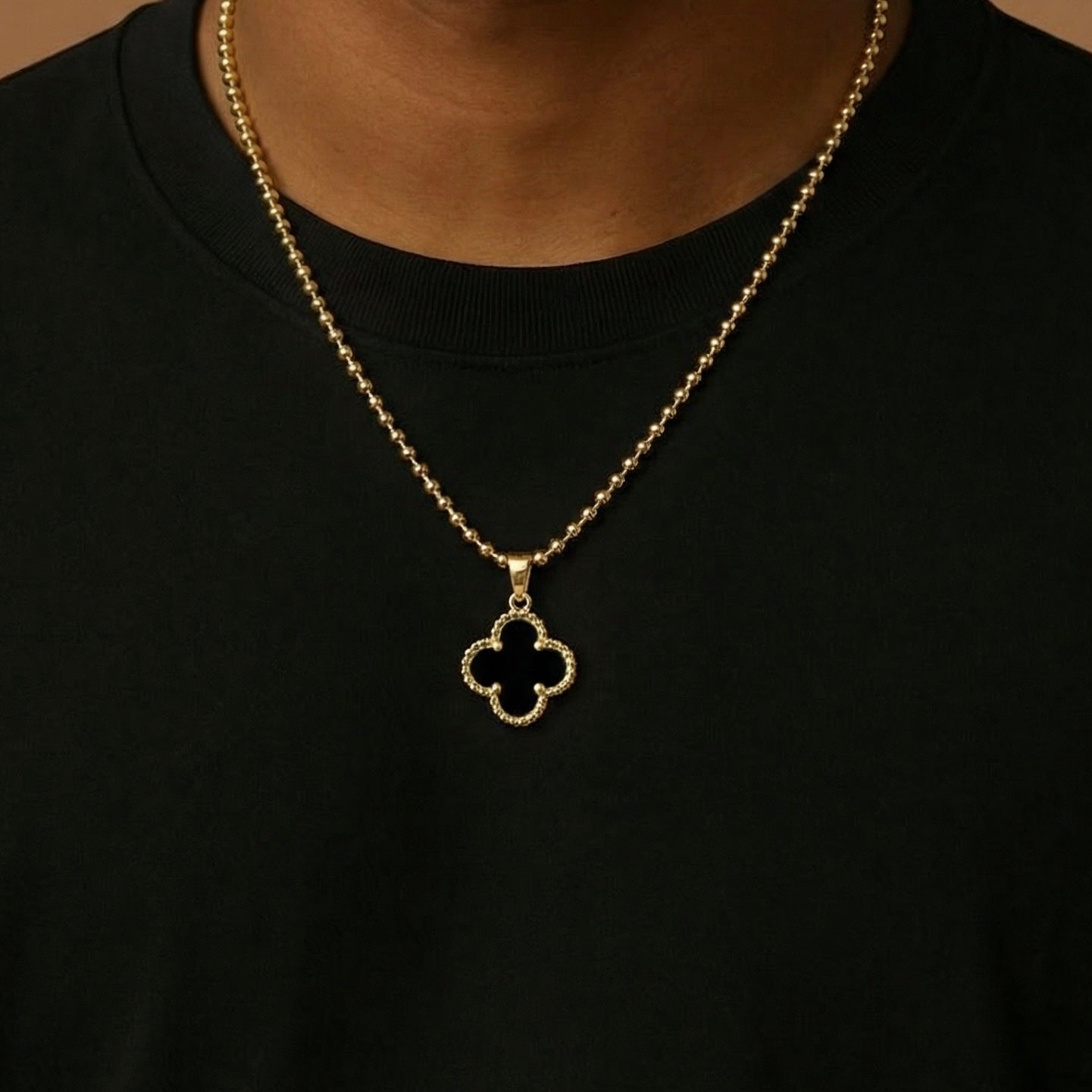 Dije Trébol negro Grande